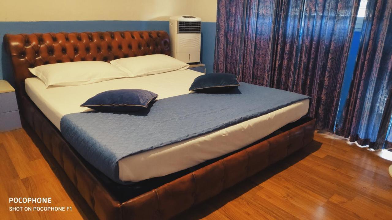 Two Ducks Hostel Рим Екстериор снимка